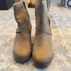Sorel Tan Ankle Boots with Strap